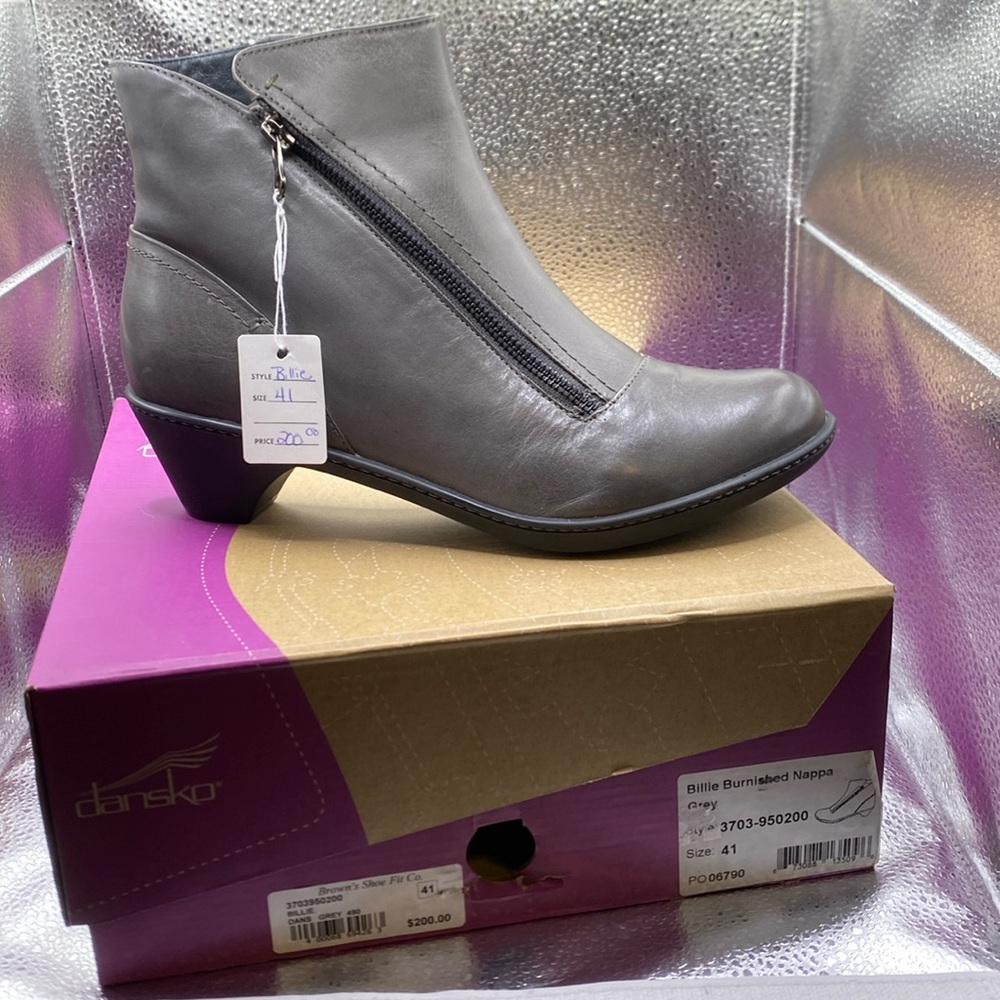 NWT size 41 Dansko Boot- grey , Billie Burnished Nappa